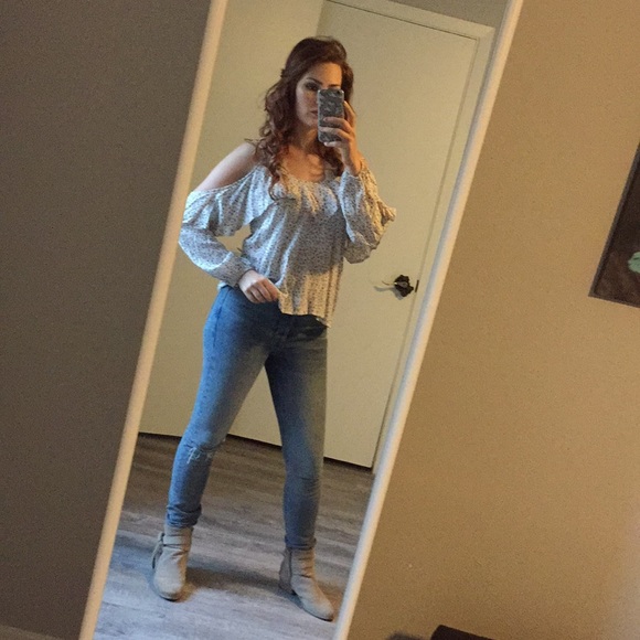 Abercrombie floral print shoulder cut out top - Picture 2 of 6